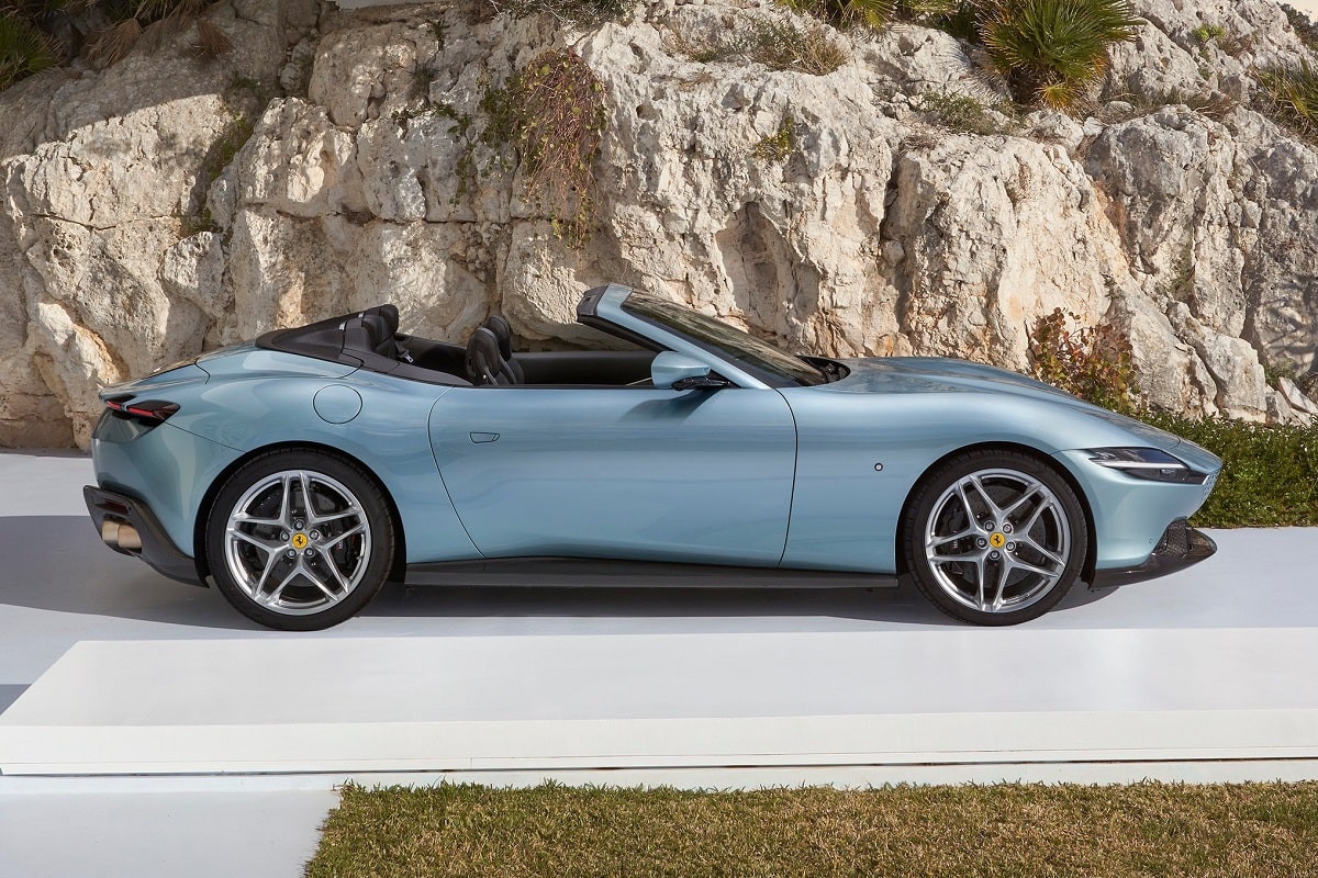 Ferrari Roma Spider 2026