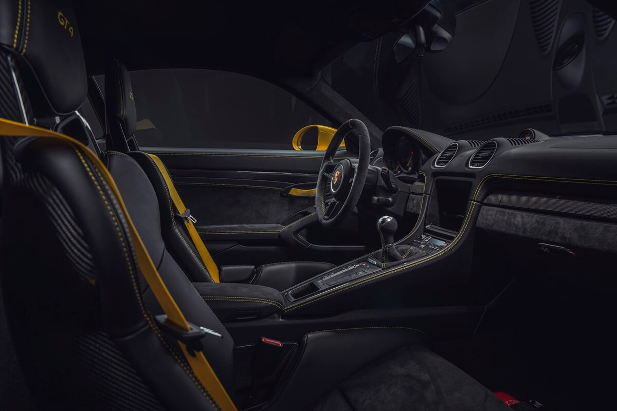 Porsche 718 Cayman GT4 420 PS   2026