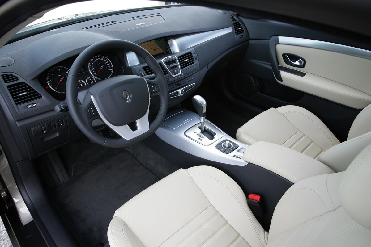 Renault Laguna Coupé dCi 180 4Control 178 PS manual  (2008-2011)