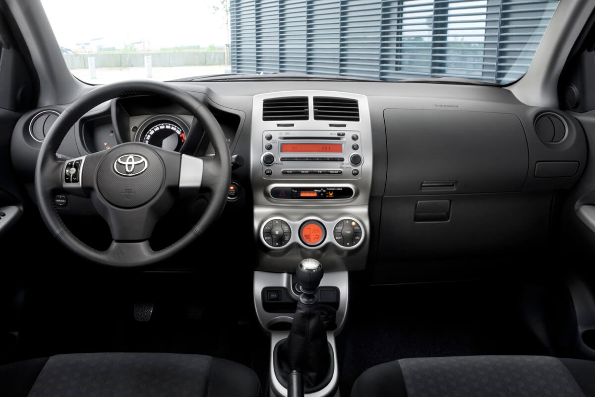 Toyota Urban Cruiser 1.33 dual VVT-i 100 PS manual  (2009-2014)